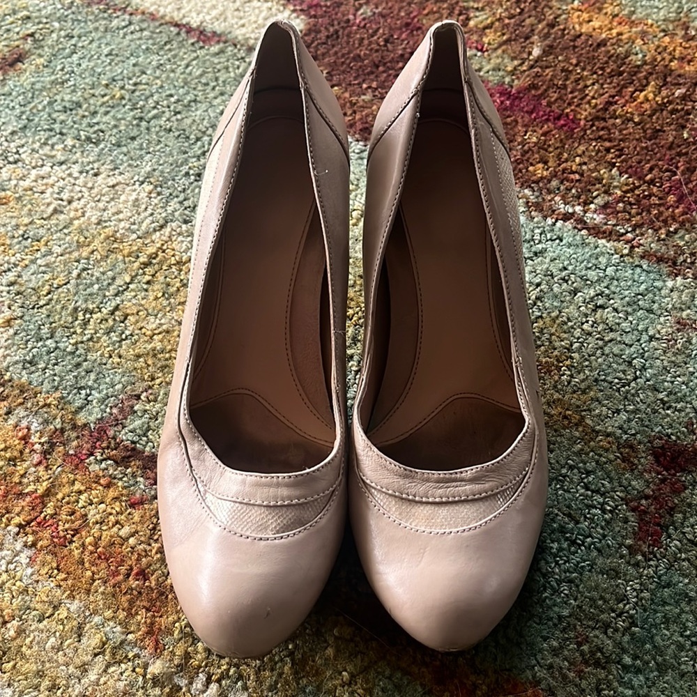 Woman’s shoes
